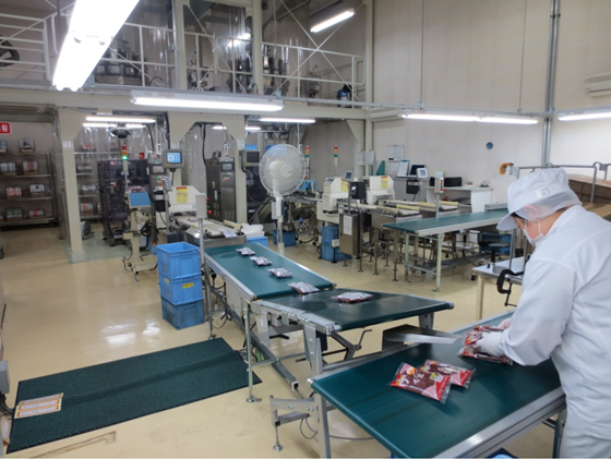 金属探知機による製品検査